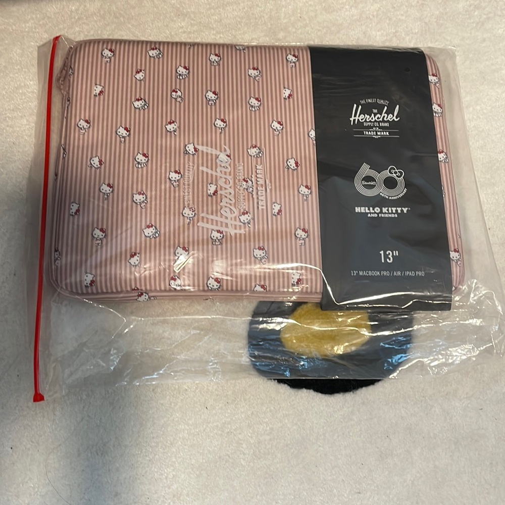 NWT Hello Kitty x Herschel Laptop Sleeve 13”